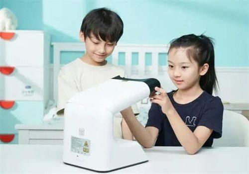 白水眼科医院技术好吗？当然好！专业团队和先进设备，让你的视力重焕清晰光彩，信不信？ 