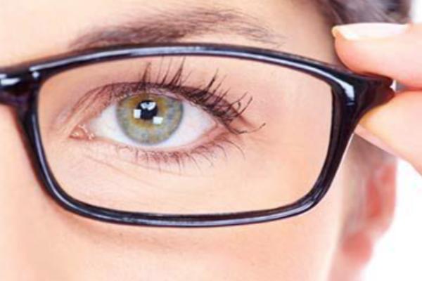 重庆普瑞眼科医院院长是谁？这里揭秘权威信息，医院技术口碑双优值得信赖！ 